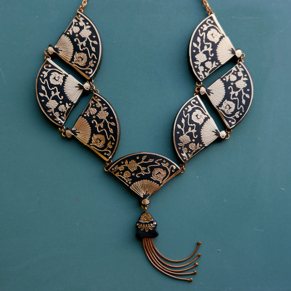 Rosita Bonita beautiful Empress Fan Necklace