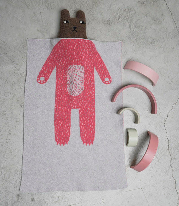 Donna Wilson Bear Mini Knitted Blanket – Grey & Pink